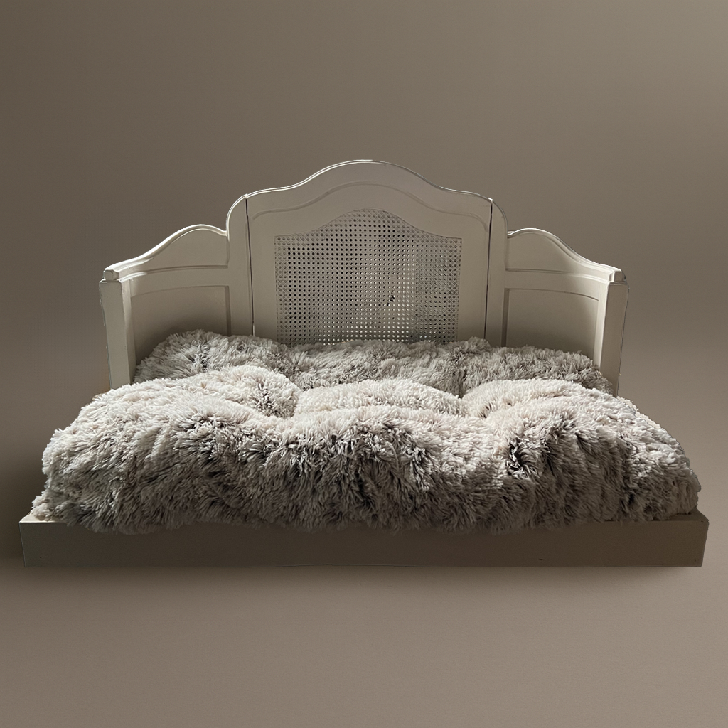 Le Grand Palais Pet Bed