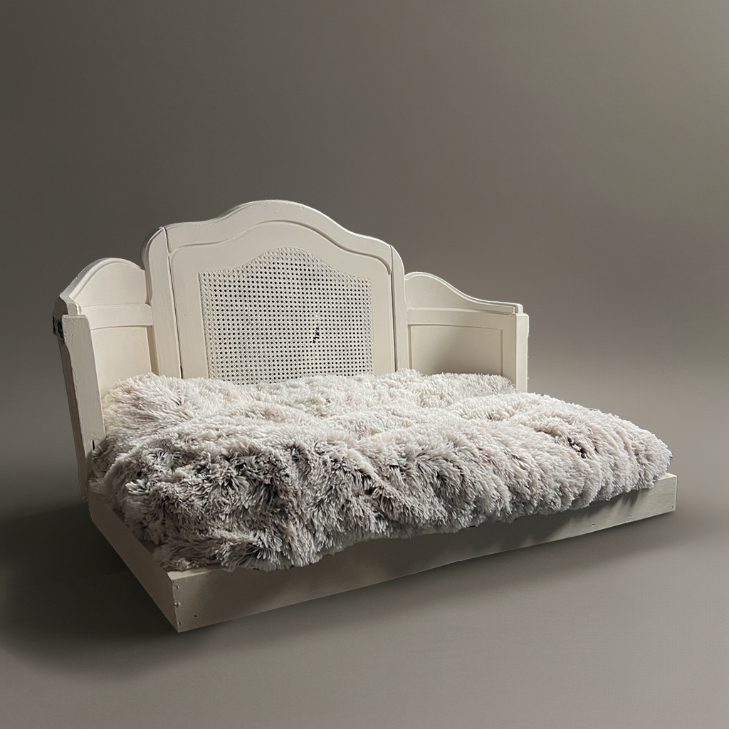 Le Grand Palais Pet Bed
